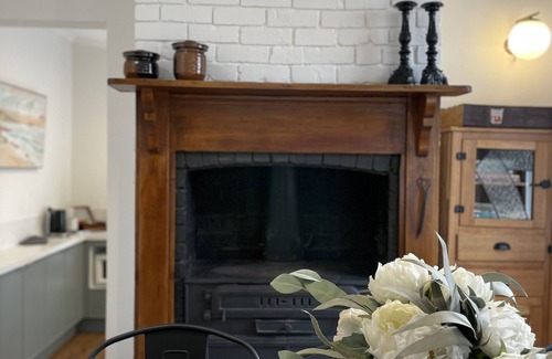 Launceston CBD House | CBD 3 bedroom luxe heritage townhouse with award winning bathroom