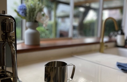 Launceston CBD House | CBD 3 bedroom luxe heritage townhouse with award winning bathroom