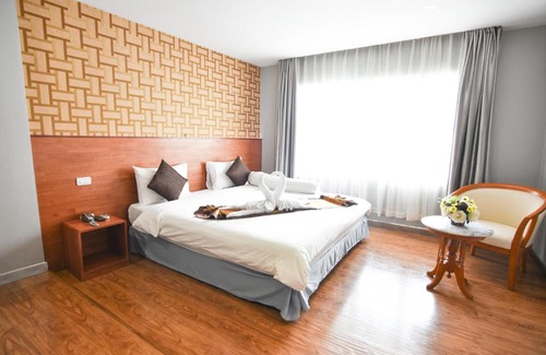 Talat Hotel | CBD Hotel Suratthani