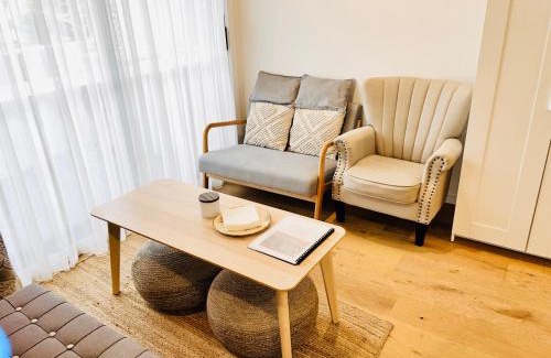 Braddon Apartment | CBD Japanese Retreat 2BR 1P Brekky Wifi Netflix