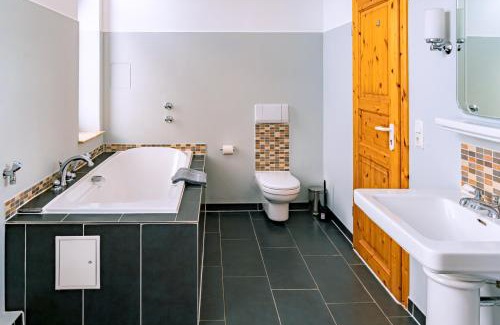 Warnemuende Apartment | CBlue "Apartmenthaus Captain Hook"