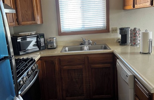 Fairview Apartment | CC & Q, Clean Cozy and Quiet this 2-bedroom unit in Anchorage with WiFi, AC