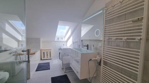 Cremlingen Apartment | CEC-Spezial, 2 Wohnungen nebeneinander, bis 12 Personen, Klimaanlage, Parkplätze