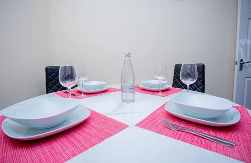 Moulton Apartment | Cedar Apartment 2