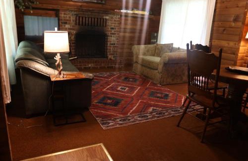Ashford Apartment | Cedar at Rainier Lodge (0.4 m from Mt.Rainier)