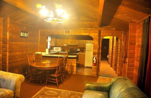 Ashford Cabin | Cedar Cabin at Rainier Lodge, 0.4 mi from Mt Rainier