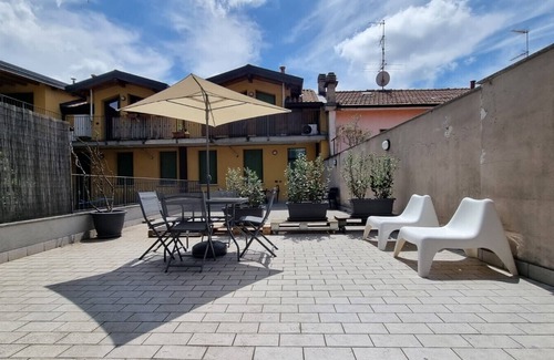 Oltrestazione Apartment | Cedar Court - Urban design and cozy quite apartment