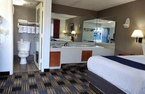 Sandusky Hotel | Cedar Cove