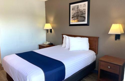 Sandusky Hotel | Cedar Cove