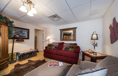 Ruidoso House | Cedar Creek Retreat, 4 Bedrooms, Sleeps 10, WiFi, Hot Tub, Gas Grill