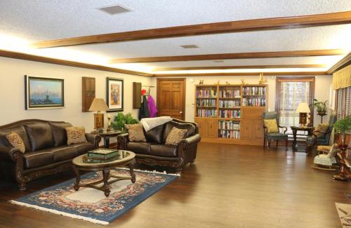 Lebanon Bed & Breakfast | Cedar Grove Inn