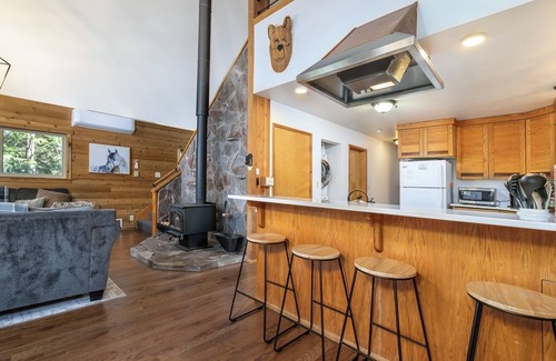 Packwood Cabin | Cedar Grove Lodge | BBQ | 3 Bed, 2 Bath