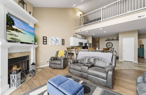 Camdenton Condo | Cedar Heights - Spacious 5 Bdrm Lakeview Condo