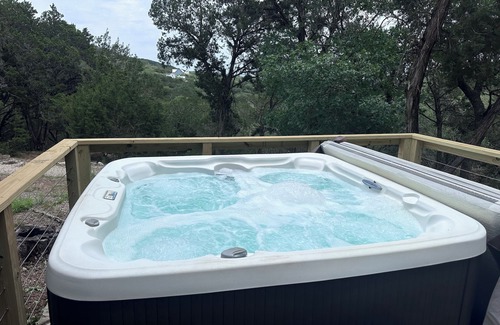 Wimberley Cottage | Cedar Hill Cottage-Peaceful Get Away in the Hill Country w/Hot Tub on 3.5 acres