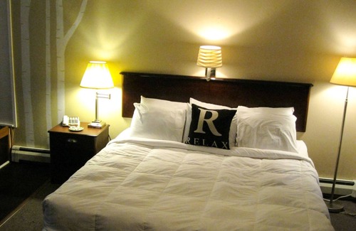 St Ignace Hotel | Cedar Hill Lodge