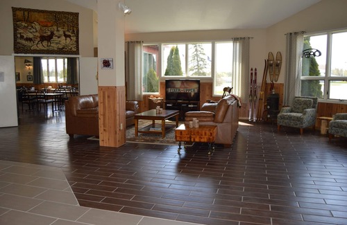St Ignace Hotel | Cedar Hill Lodge