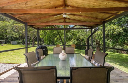 Kangaroo Valley House | Cedar House - set on 5 beautiful acres