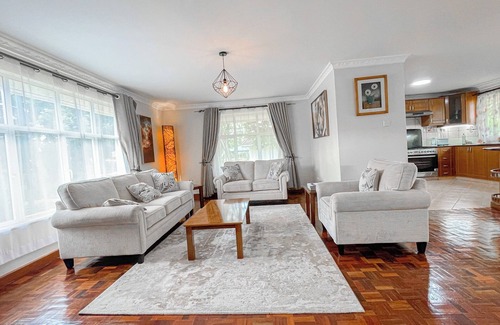 Athi River Villa | Cedar