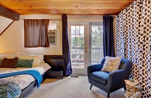 Swansea Point House | Cedar Lake House at Alpine Village Resort