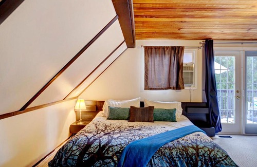Swansea Point House | Cedar Lake House at Alpine Village Resort