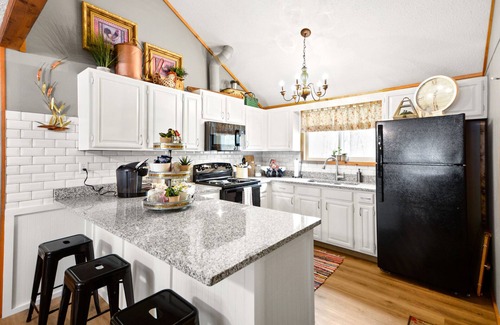 The Woods House | Cedar Loft at The Woods-Vintage Chic Cabin Retreat with Amenities Access