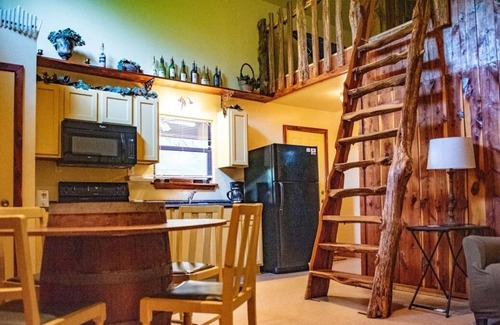 Lindale Cabin | Cedar Loft-This rustic retreat is just a short drive from fishing and shopping