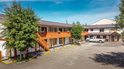 East Kootenay Hotel | Cedar Motel