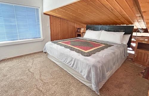Montrose House | Cedar Mountain Bunkhouse cabin