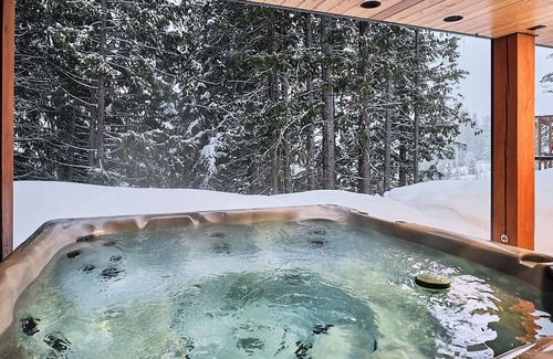 Rossland Apartment | Cedar Nook: Cozy, Modern Retreat Minutes from Red Mountain Resort