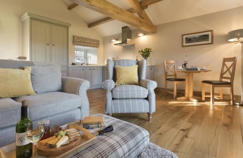 Loweswater Cottage | CEDAR NOOK, romantic, with a garden in Loweswater