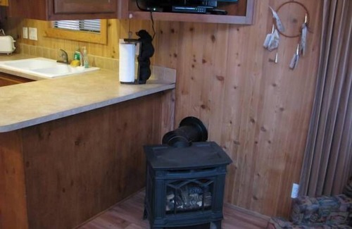 Tahoe Valley Cabin | Cedar Pines Resort
