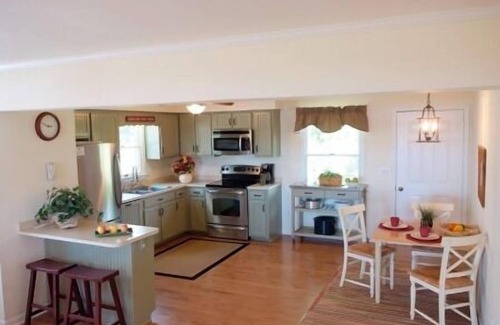 Woolford Cottage | Cedar Point 6.5 Acre Waterfront Family Retreat With Pool And Sandy Beach!
