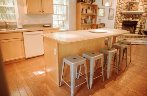 Pentwater Cottage | Cedar Point Cottage- Perfect Lake Michigan Retreat