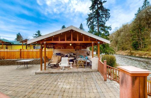 Maplewood House | Cedar River Retreat
