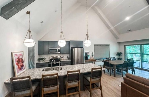 Branson Cabin | Cedar & Sky—Ozarks Hideaway