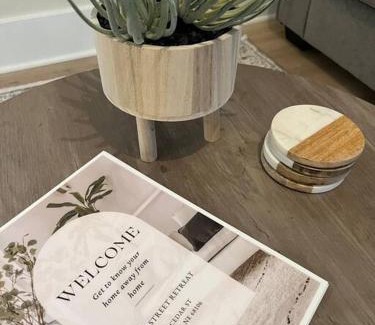 Aksarben - Elmwood Park House | Cedar Street Retreat - Heart of Aksarben!