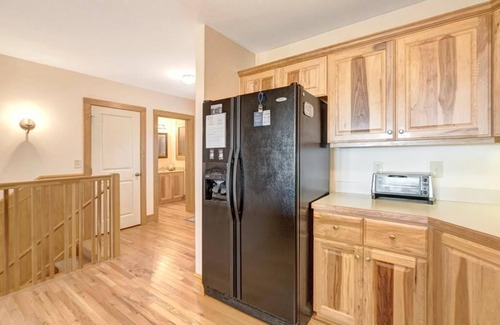 Banner Elk Condo | Cedar Woods RH2- Mountain View, 3 King Beds, Gated Resort, Indoor/Outdoor Pools and Hot Tub, Fitn.