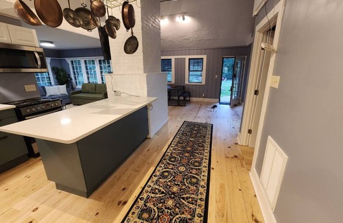 Mequon Cottage | Cedarburg Mequon River retreatnn