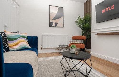 Liverpool Apartment | Cedarhomes - Brand New 5bed house - Near LFC & EFC