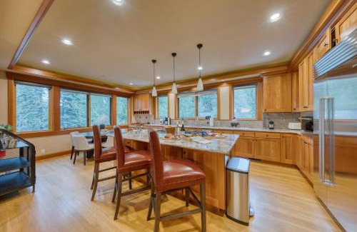 Olympic Valley House | Cedars at Palisades by AvantStay Hot Tub Resort Access and Mountain Views