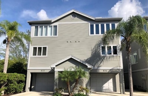 Whitney Beach House | CEDARS EAST #533 BAYSIDE TENNIS RESORT VACATION RENTAL CLOSE TO BEACH