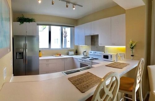 Whitney Beach House | CEDARS EAST #533 BAYSIDE TENNIS RESORT VACATION RENTAL CLOSE TO BEACH