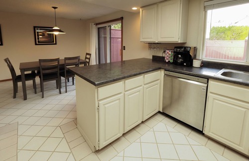 Mount Vernon House | Cedarwood Manor - The Perfect Home for the Family!