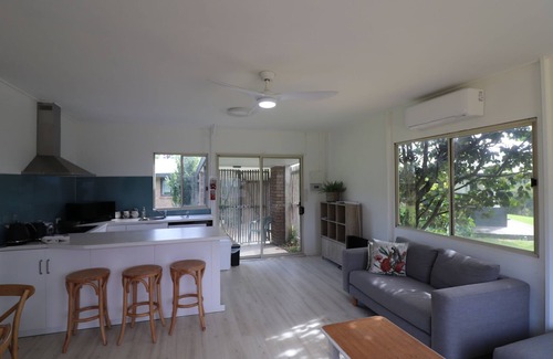 Mallacoota Apartment | Cedric Cottage, 1B Cedric Court