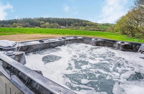 New Moat House | Cefn Gelli