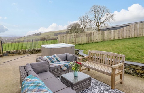 Cwmtirmynach Cottage | Cefn Nannau