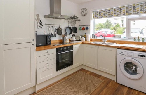 Llanllwchaiarn Apartment | Cei Bach