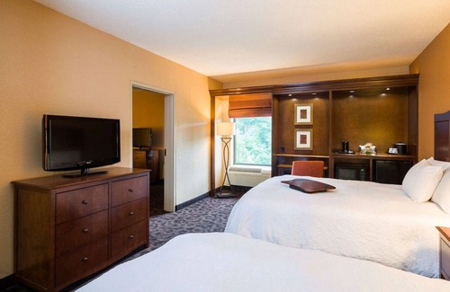 Danville House | Celebrate Indoor Pool Lodging Near Soccer Park Pets Welcome Parking