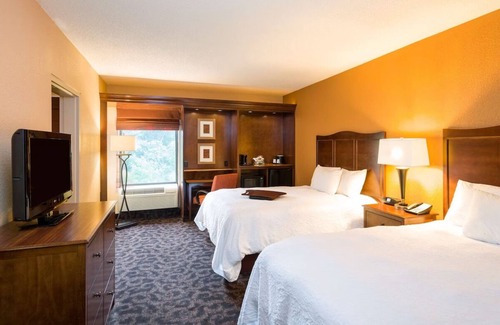Danville House | Celebrate Indoor Pool Lodging Near Soccer Park Pets Welcome Parking