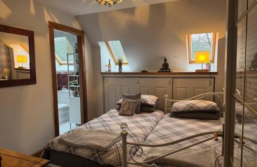 Shotts House | Celebrating or Relaxing 5-star farm stay with spa and more!